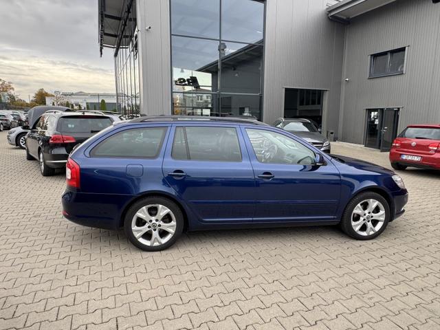 Skoda Octavia Combi 1.8 TSI Elegance SCHIEBEDACH AHK 2. HAND 