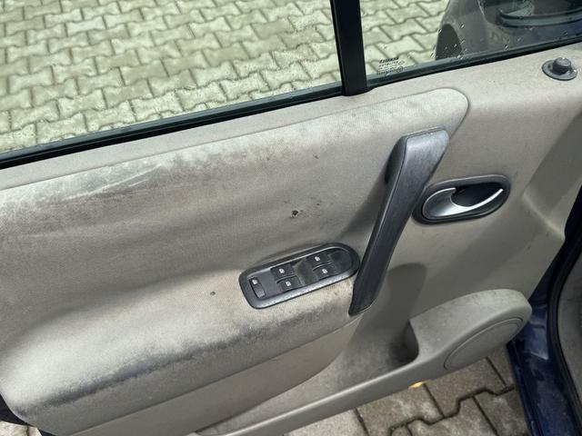 Renault Grand Scenic 2.0 16V Dynamique 7 Sitze 