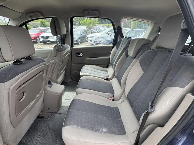 Renault Grand Scenic 2.0 16V Dynamique 7 Sitze 