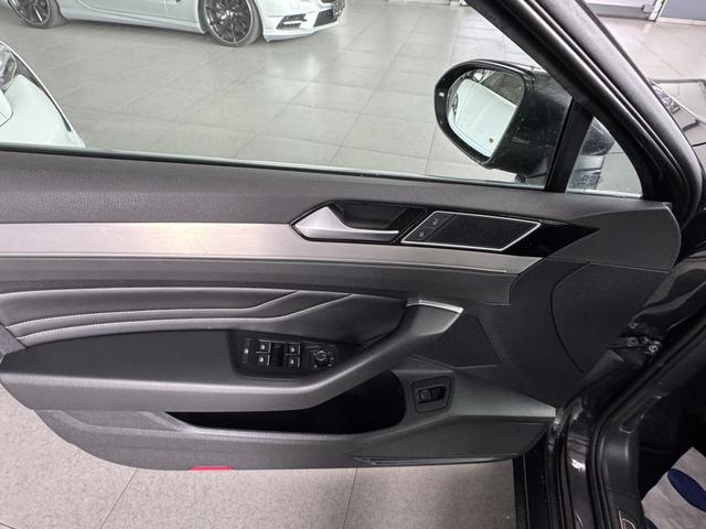 Volkswagen Passat Variant 2.0 TDI DSG Elegance AHK 