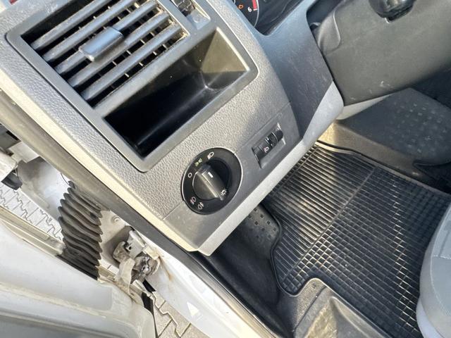 Volkswagen Transporter 6.1 Kastenwagen T5 Klima AHK 3 Sitzer 