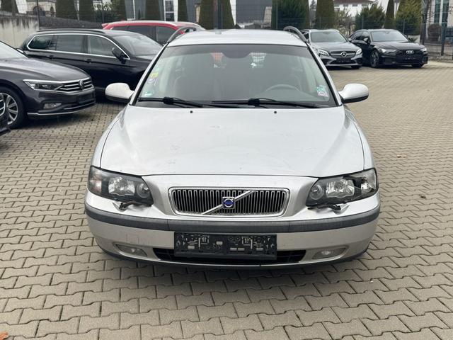 Volvo V70 - 2.4 D Kinetic