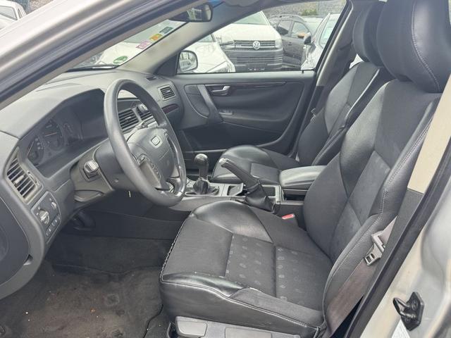 Volvo V70 2.4 D Kinetic 