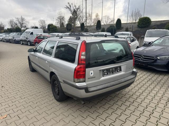 Volvo V70 2.4 D Kinetic 