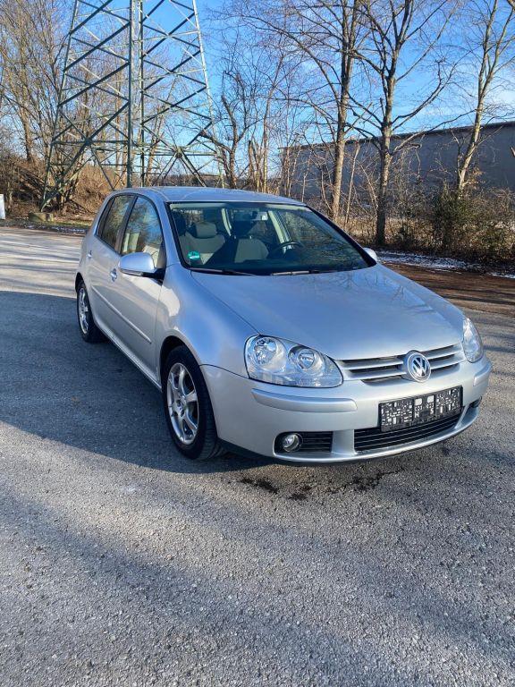 Volkswagen Golf - 1.9 TDI 4Motion DPF Trendline