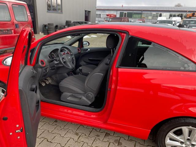Opel Corsa 1.4 16V Sport 