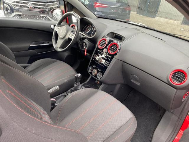 Opel Corsa 1.4 16V Sport 