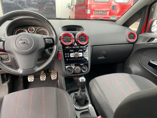 Opel Corsa 1.4 16V Sport 