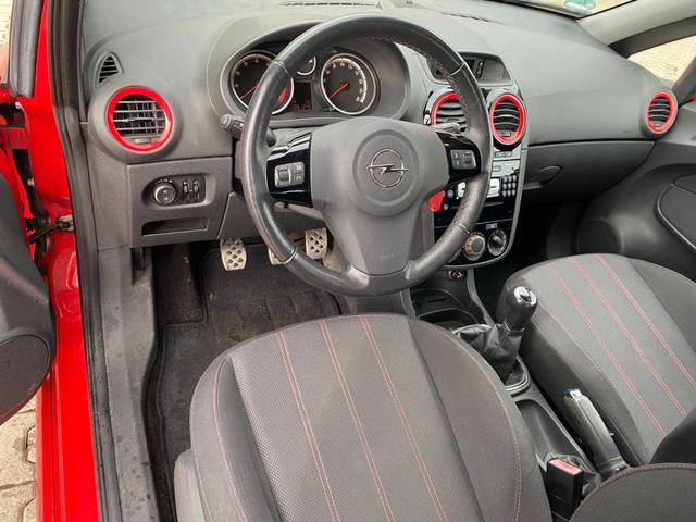Opel Corsa 1.4 16V Sport 