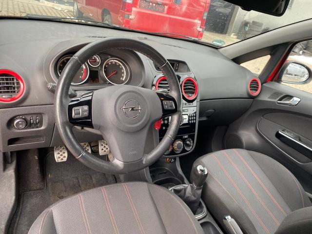 Opel Corsa 1.4 16V Sport 