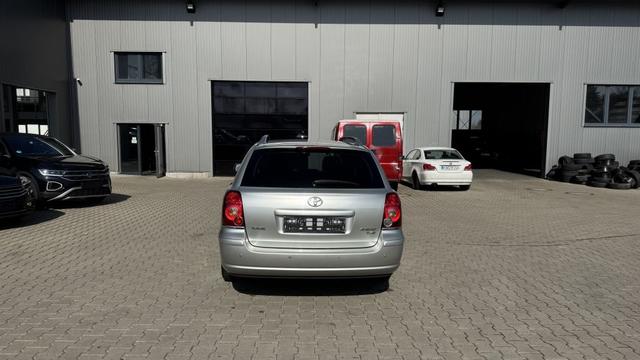 Toyota Avensis Combi 2.2 D-CAT Sol 