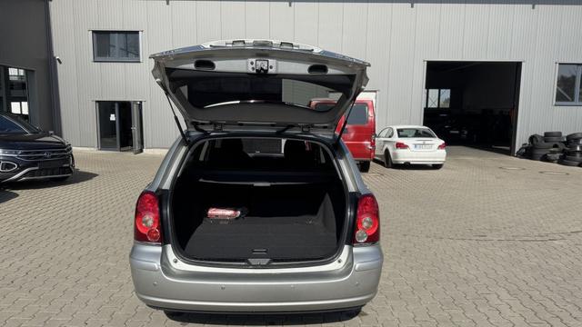 Toyota Avensis Combi 2.2 D-CAT Sol 