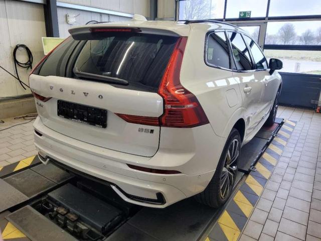 Volvo XC60 B5 B AWD Plus Dark Fahrerassistenz-Paket LED AHK 