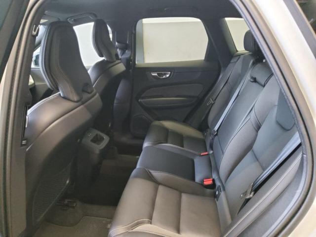 Volvo XC60 B5 B AWD Plus Dark Fahrerassistenz-Paket LED AHK 