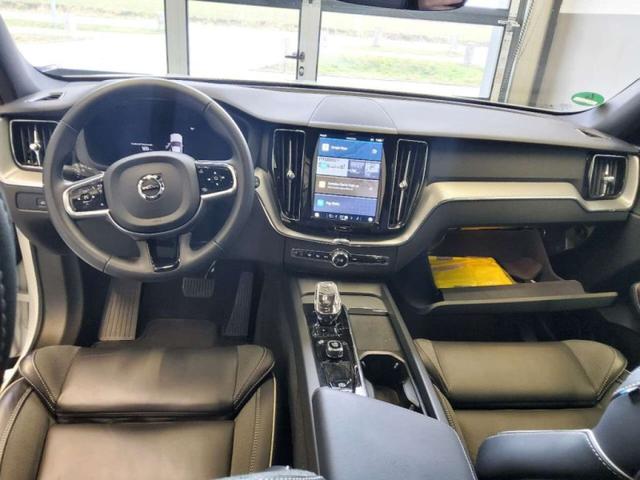 Volvo XC60 B5 B AWD Plus Dark Fahrerassistenz-Paket LED AHK 