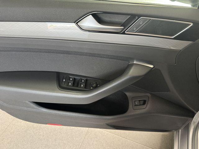 Volkswagen Passat Variant 2.0 TDI SCR DSG AHK NAVI 