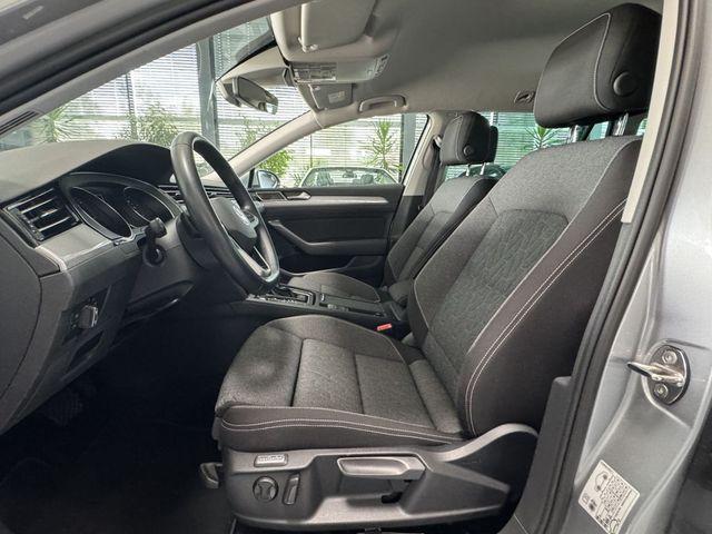 Volkswagen Passat Variant 2.0 TDI SCR DSG AHK NAVI 