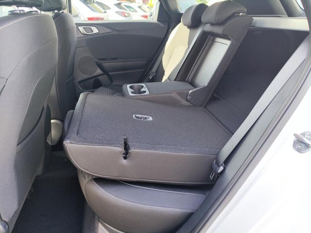 KIA Ceed Sportswagon Kombi Weiß bei Birkle Mobile in 79276 Reute