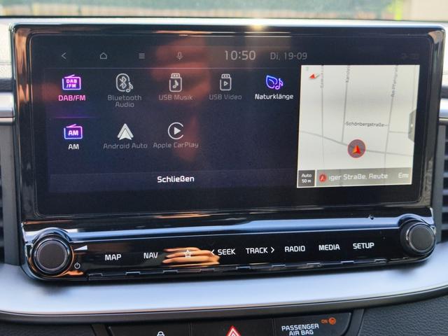 KIA Ceed Sportswagon Kombi Weiß bei Birkle Mobile in 79276 Reute