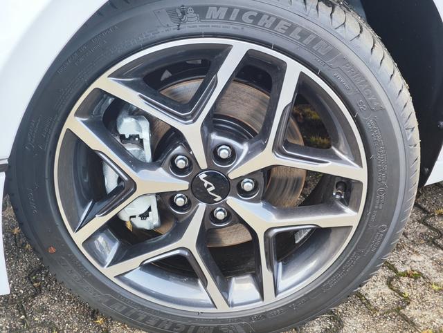 KIA Ceed Sportswagon Kombi Weiß bei Birkle Mobile in 79276 Reute