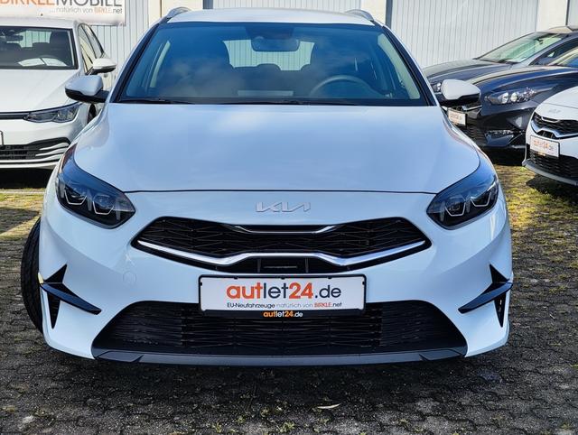 KIA Ceed Sportswagon Kombi Weiß bei Birkle Mobile in 79276 Reute