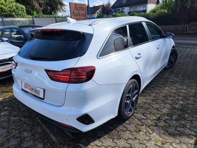 KIA Ceed Sportswagon Kombi Weiß bei Birkle Mobile in 79276 Reute