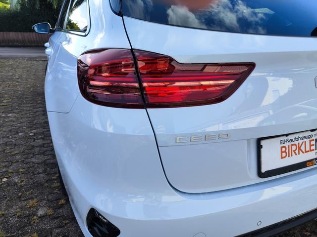 KIA Ceed Sportswagon Kombi Weiß bei Birkle Mobile in 79276 Reute