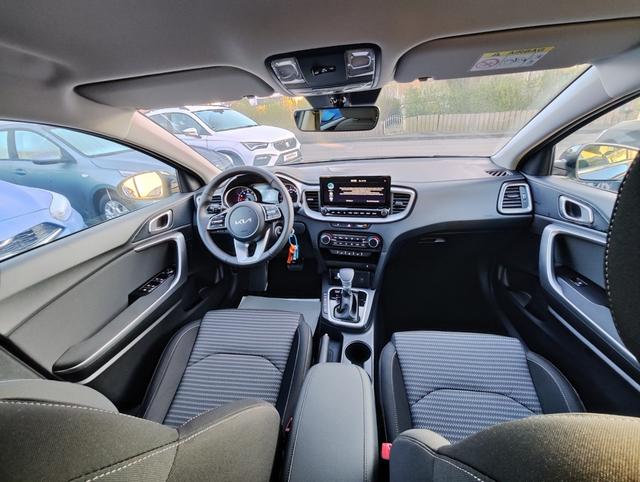 KIA Ceed Sportswagon Kombi Weiß bei Birkle Mobile in 79276 Reute