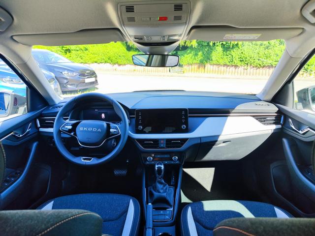 Skoda Kamiq Sondermodell 130 Jahre PREMIUM" 1.5 TSI 150PS DSG/AUTOMATIK, AHK schwenkbar 17" Alu, Elektr. Heckklappe, Kessy, Alarm, SunSet, Toter-Winkel, Virtual Cockpit 10", Parksensoren vorn/hinten, Rückfahrkamera, Sitzheizung, Tempomat, Climatronic, Radio 8" + Wir 