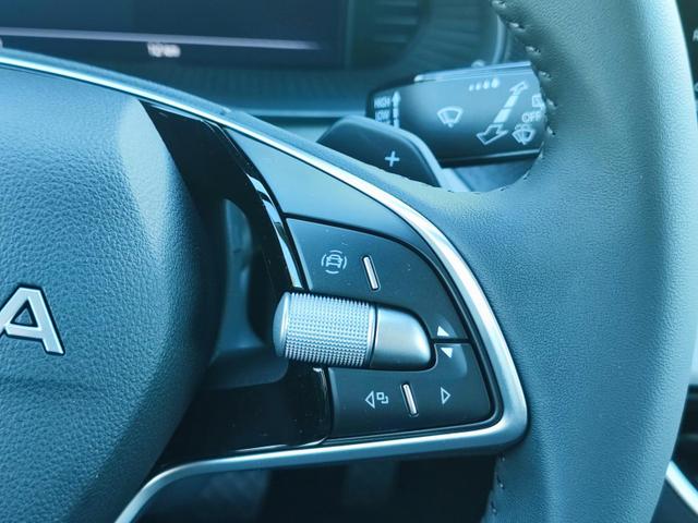 Skoda Kamiq Sondermodell 130 Jahre PREMIUM" 1.5 TSI 150PS DSG/AUTOMATIK, AHK schwenkbar 17" Alu, Elektr. Heckklappe, Kessy, Alarm, SunSet, Toter-Winkel, Virtual Cockpit 10", Parksensoren vorn/hinten, Rückfahrkamera, Sitzheizung, Tempomat, Climatronic, Radio 8" + Wir 