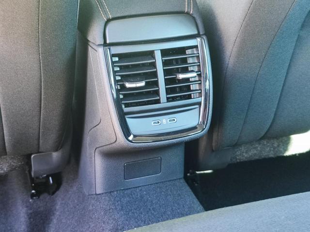 Skoda Kamiq Sondermodell 130 Jahre PREMIUM" 1.5 TSI 150PS DSG/AUTOMATIK, AHK schwenkbar 17" Alu, Elektr. Heckklappe, Kessy, Alarm, SunSet, Toter-Winkel, Virtual Cockpit 10", Parksensoren vorn/hinten, Rückfahrkamera, Sitzheizung, Tempomat, Climatronic, Radio 8" + Wir 