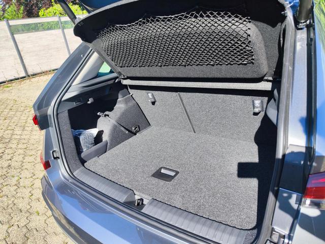 Skoda Kamiq Sondermodell 130 Jahre PREMIUM" 1.5 TSI 150PS DSG/AUTOMATIK, AHK schwenkbar 17" Alu, Elektr. Heckklappe, Kessy, Alarm, SunSet, Toter-Winkel, Virtual Cockpit 10", Parksensoren vorn/hinten, Rückfahrkamera, Sitzheizung, Tempomat, Climatronic, Radio 8" + Wir 