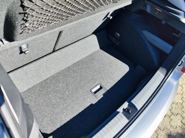 Skoda Kamiq Sondermodell 130 Jahre PREMIUM" 1.5 TSI 150PS DSG/AUTOMATIK, AHK schwenkbar 17" Alu, Elektr. Heckklappe, Kessy, Alarm, SunSet, Toter-Winkel, Virtual Cockpit 10", Parksensoren vorn/hinten, Rückfahrkamera, Sitzheizung, Tempomat, Climatronic, Radio 8" + Wir 
