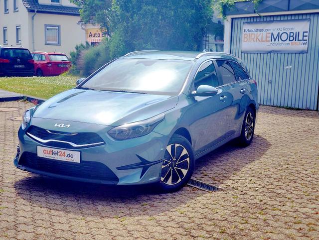 Lagerfahrzeug Kia Ceed Sportswagon - TOP SW/Kombi 140PS LED Scheinwerfer Navi Einparkhilfe hinten Rückfahrkamera Sitzheizung Lenkradheizung 16" Alufelgen Klimaautomatik getönte Scheiben Apple CarPlay Android Auto 7 Jahre Garantie bis 150.000Km