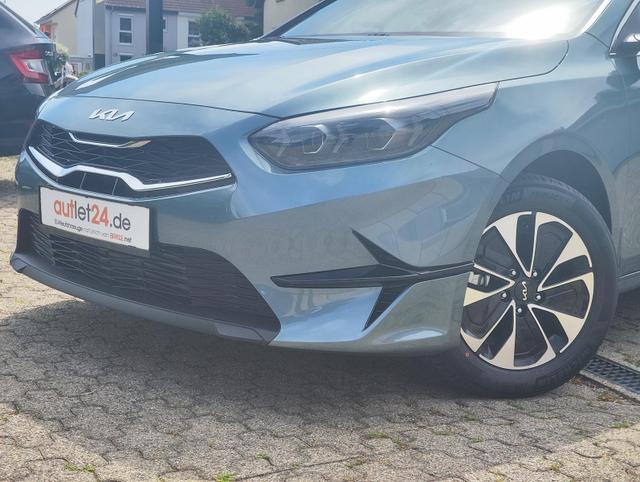 Kia Ceed Sportswagon TOP SW/Kombi 140PS LED Scheinwerfer Navi Einparkhilfe hinten Rückfahrkamera Sitzheizung Lenkradheizung 16" Alufelgen Klimaautomatik getönte Scheiben Apple CarPlay Android Auto 7 Jahre Garantie bis 150.000Km 