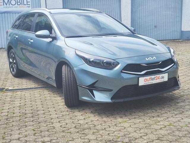 Kia Ceed Sportswagon TOP SW/Kombi 140PS LED Scheinwerfer Navi Einparkhilfe hinten Rückfahrkamera Sitzheizung Lenkradheizung 16" Alufelgen Klimaautomatik getönte Scheiben Apple CarPlay Android Auto 7 Jahre Garantie bis 150.000Km 