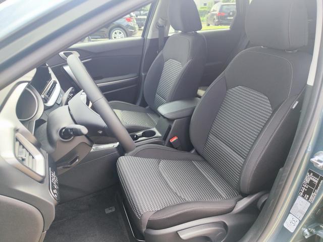 Kia Ceed Sportswagon TOP SW/Kombi 140PS LED Scheinwerfer Navi Einparkhilfe hinten Rückfahrkamera Sitzheizung Lenkradheizung 16" Alufelgen Klimaautomatik getönte Scheiben Apple CarPlay Android Auto 7 Jahre Garantie bis 150.000Km 