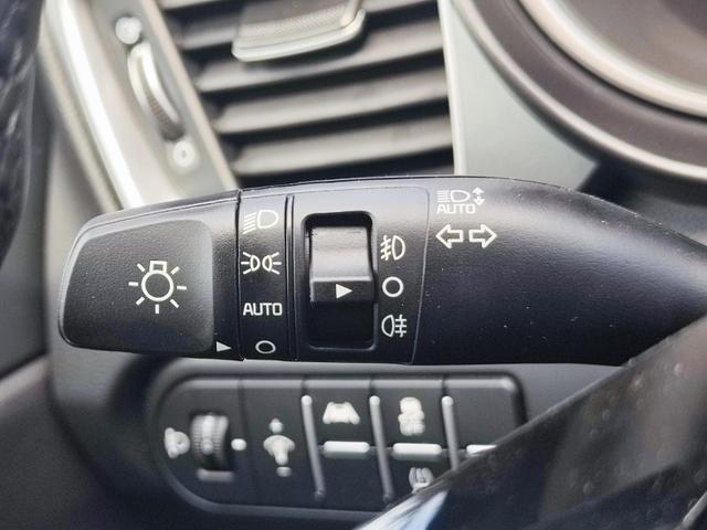 Kia Ceed Sportswagon TOP SW/Kombi 140PS LED Scheinwerfer Navi Einparkhilfe hinten Rückfahrkamera Sitzheizung Lenkradheizung 16" Alufelgen Klimaautomatik getönte Scheiben Apple CarPlay Android Auto 7 Jahre Garantie bis 150.000Km 