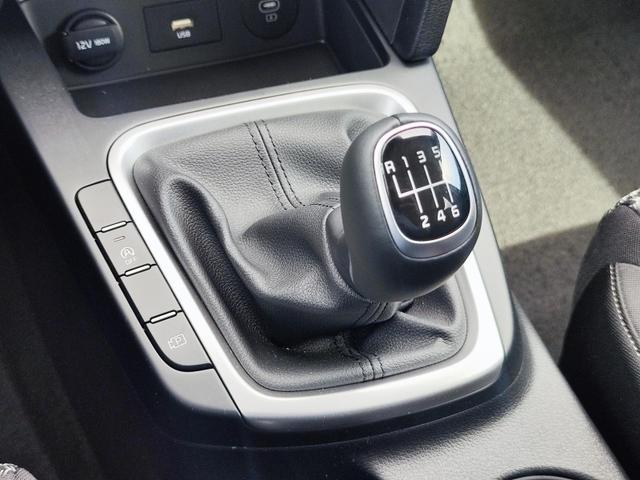 Kia Ceed Sportswagon TOP SW/Kombi 140PS LED Scheinwerfer Navi Einparkhilfe hinten Rückfahrkamera Sitzheizung Lenkradheizung 16" Alufelgen Klimaautomatik getönte Scheiben Apple CarPlay Android Auto 7 Jahre Garantie bis 150.000Km 