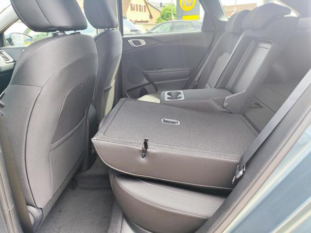 Kia Ceed Sportswagon TOP SW/Kombi 140PS LED Scheinwerfer Navi Einparkhilfe hinten Rückfahrkamera Sitzheizung Lenkradheizung 16" Alufelgen Klimaautomatik getönte Scheiben Apple CarPlay Android Auto 7 Jahre Garantie bis 150.000Km 