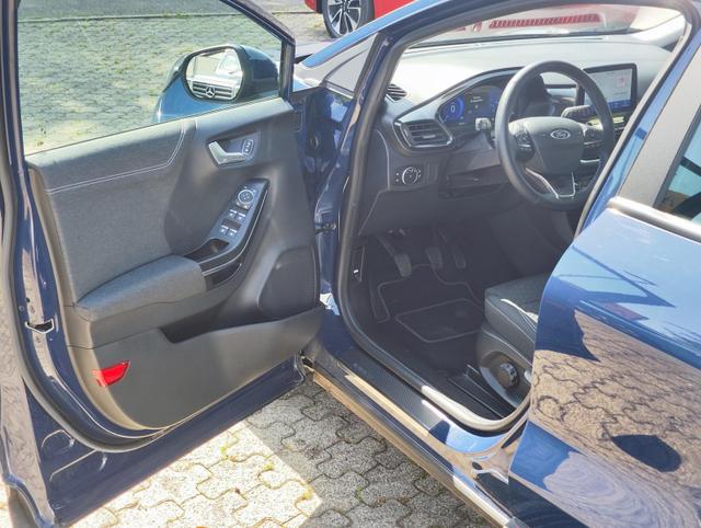 Ford Puma Titanium Mild Hybrid 125 PS mit Anhängerkupplung abnehmbar Navigationssystem Sitzheizung Lenkradheizung Windschutzscheibe beheizt Klimaautomatik DAB Radio Einparkhilfe hinten Tempomat 