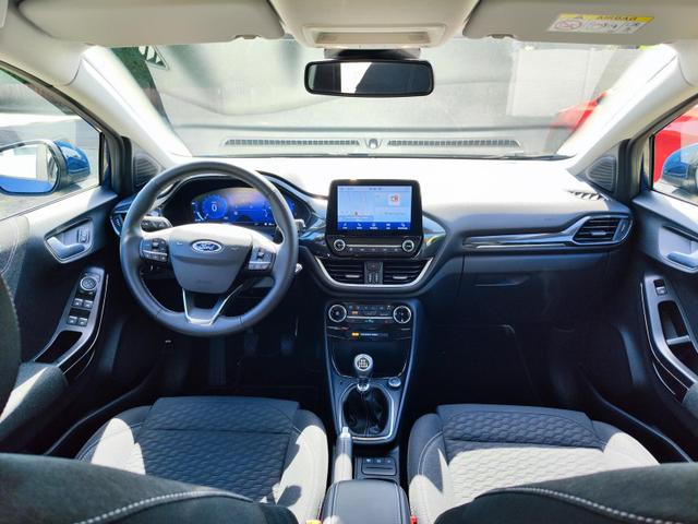 Ford Puma Titanium Mild Hybrid 125 PS mit Anhängerkupplung abnehmbar Navigationssystem Sitzheizung Lenkradheizung Windschutzscheibe beheizt Klimaautomatik DAB Radio Einparkhilfe hinten Tempomat 