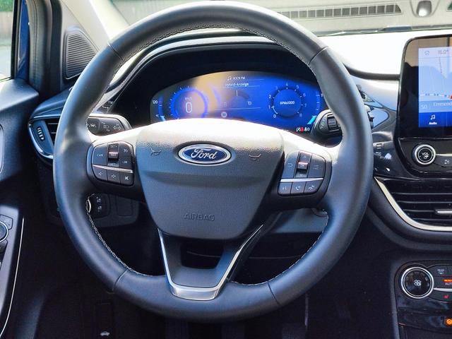 Ford Puma Titanium Mild Hybrid 125 PS mit Anhängerkupplung abnehmbar Navigationssystem Sitzheizung Lenkradheizung Windschutzscheibe beheizt Klimaautomatik DAB Radio Einparkhilfe hinten Tempomat 