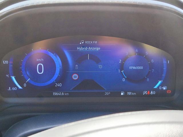 Ford Puma Titanium Mild Hybrid 125 PS mit Anhängerkupplung abnehmbar Navigationssystem Sitzheizung Lenkradheizung Windschutzscheibe beheizt Klimaautomatik DAB Radio Einparkhilfe hinten Tempomat 