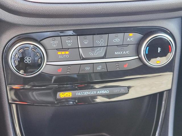 Ford Puma Titanium Mild Hybrid 125 PS mit Anhängerkupplung abnehmbar Navigationssystem Sitzheizung Lenkradheizung Windschutzscheibe beheizt Klimaautomatik DAB Radio Einparkhilfe hinten Tempomat 