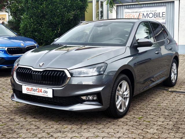 Vorlauffahrzeug Skoda Fabia - 130 Jahre Premium 70KW/95PS Einparkhilfe v h Rückfahrkamera Totwinkel-Assistent Alufelgen 16" Sitzheizung Garantie 5 bis 100.000Km doppelter Ladeboden Klimaautomatik virtuelles Tacho 10"