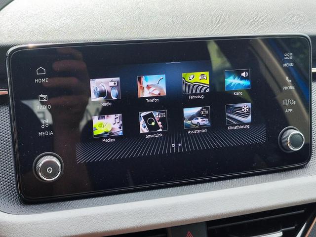Skoda Kamiq Sondermodell 130 Jahre PREMIUM" 1.5 TSI 150PS DSG/AUTOMATIK, AHK schwenkbar 17" Alu, Elektr. Heckklappe, Kessy, Alarm, SunSet, Toter-Winkel, Virtual Cockpit 10", Parksensoren vorn/hinten, Rückfahrkamera, Sitzheizung, Tempomat, Climatronic, Radio 8" + Wir 