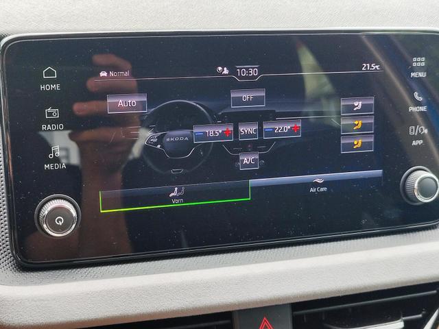 Skoda Kamiq Sondermodell 130 Jahre PREMIUM" 1.5 TSI 150PS DSG/AUTOMATIK, AHK schwenkbar 17" Alu, Elektr. Heckklappe, Kessy, Alarm, SunSet, Toter-Winkel, Virtual Cockpit 10", Parksensoren vorn/hinten, Rückfahrkamera, Sitzheizung, Tempomat, Climatronic, Radio 8" + Wir 