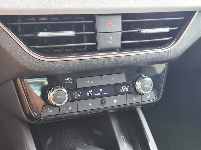 Skoda Kamiq Sondermodell 130 Jahre PREMIUM" 1.5 TSI 150PS DSG/AUTOMATIK, AHK schwenkbar 17" Alu, Elektr. Heckklappe, Kessy, Alarm, SunSet, Toter-Winkel, Virtual Cockpit 10", Parksensoren vorn/hinten, Rückfahrkamera, Sitzheizung, Tempomat, Climatronic, Radio 8" + Wir 