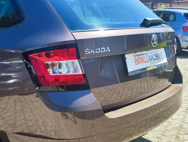 Skoda Fabia Combi 110PS Tempomat Anhängerkupplung abnehmbar Sitzheizung Einparkhilfe vorne und hinten Klimaautomatik Alufelgen mit Ganzjahresreifen KeylesGo Licht- Regensensor 
